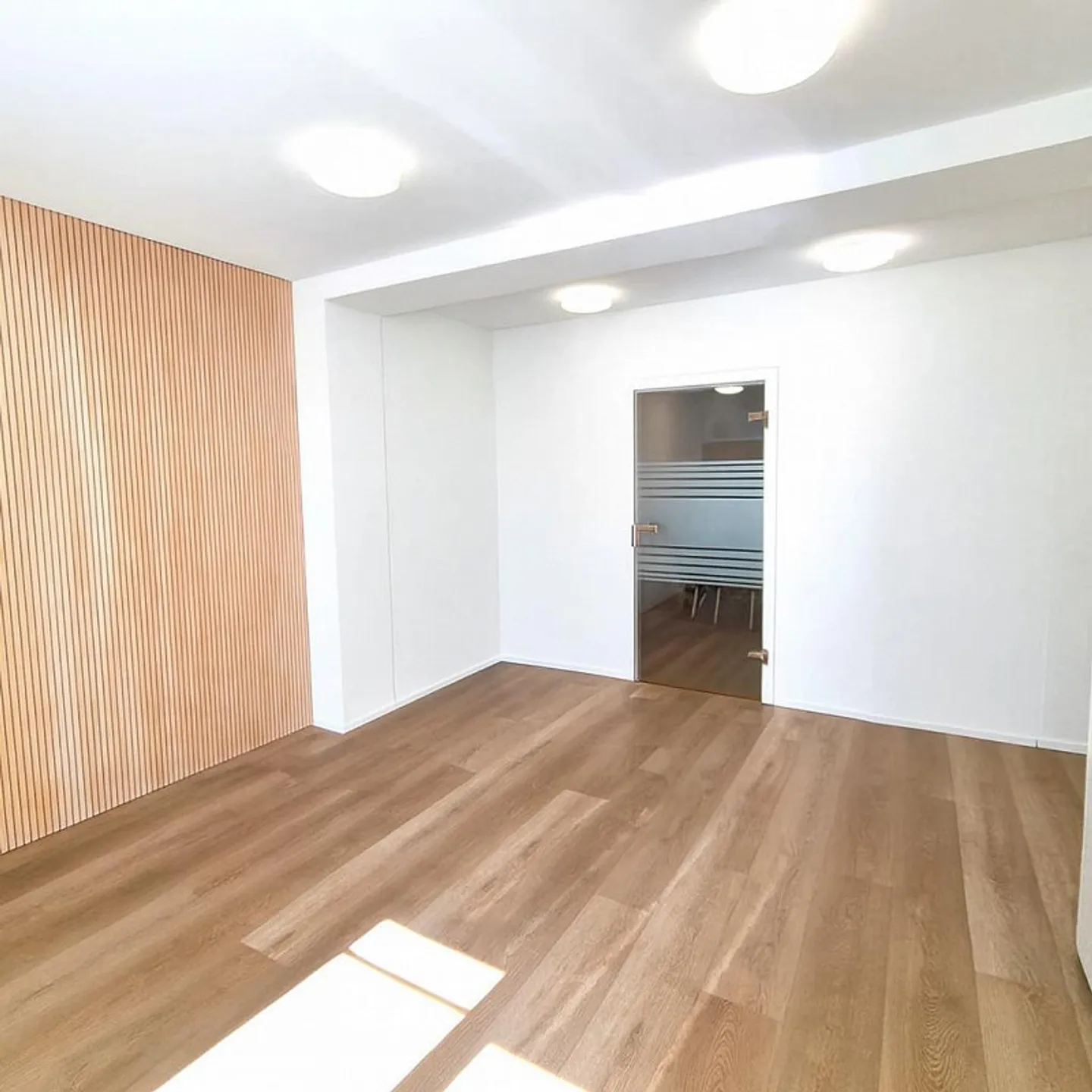 Wohnen mit Charme - im Herzen von Brunnen - Foto 6 von 6