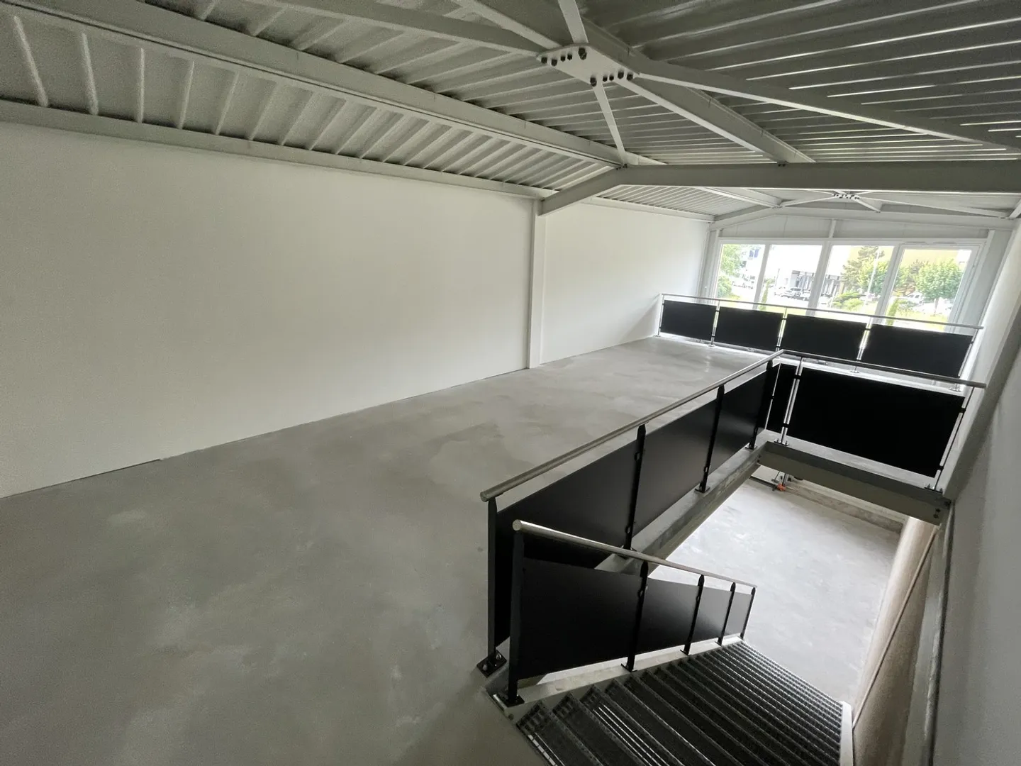New Commercial Space in Bussigny - Photo 3 of 4