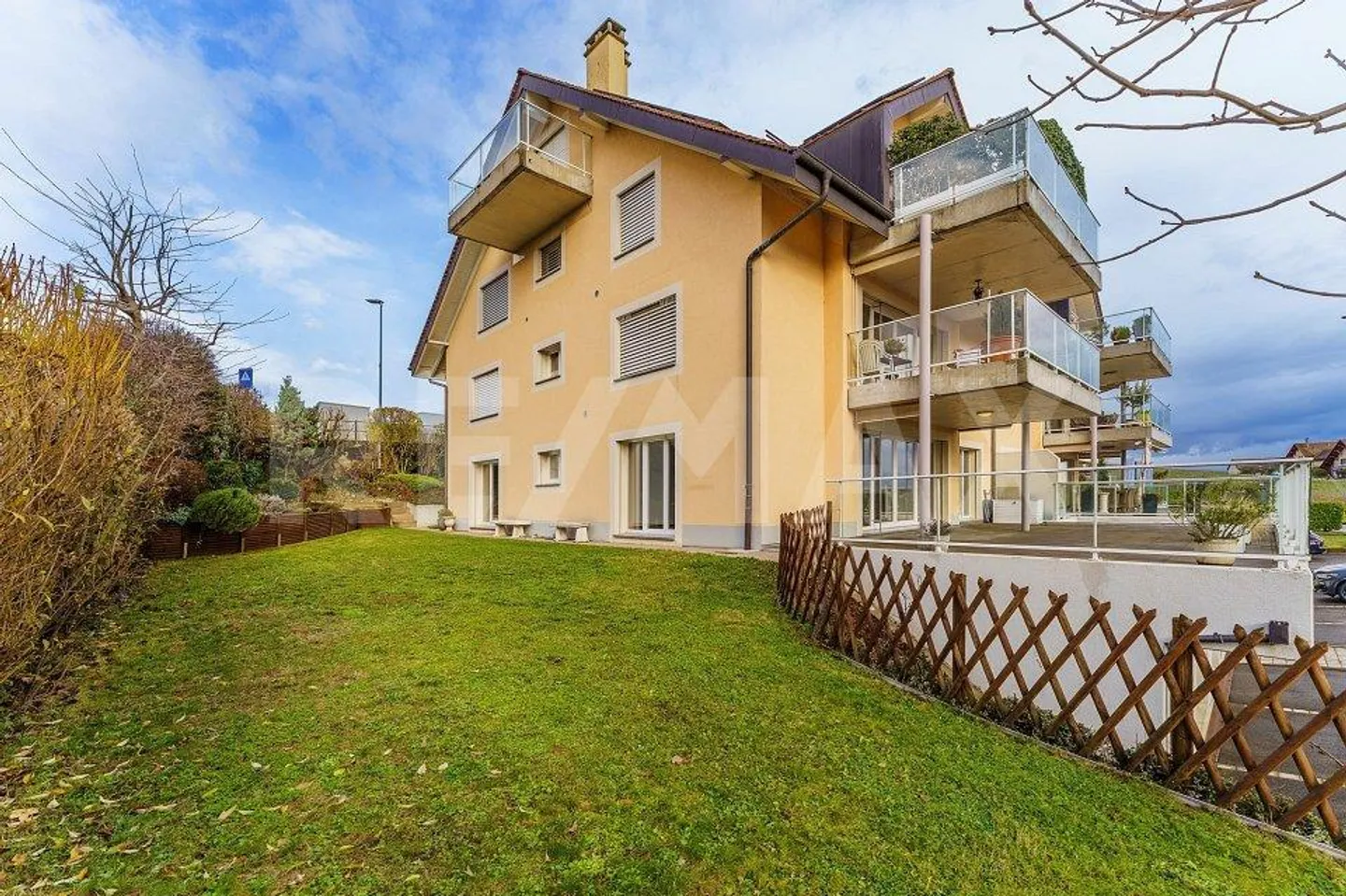 All inclusive: Garden, terrace, private cellar & 3 parking spaces - Photo 9 of 13