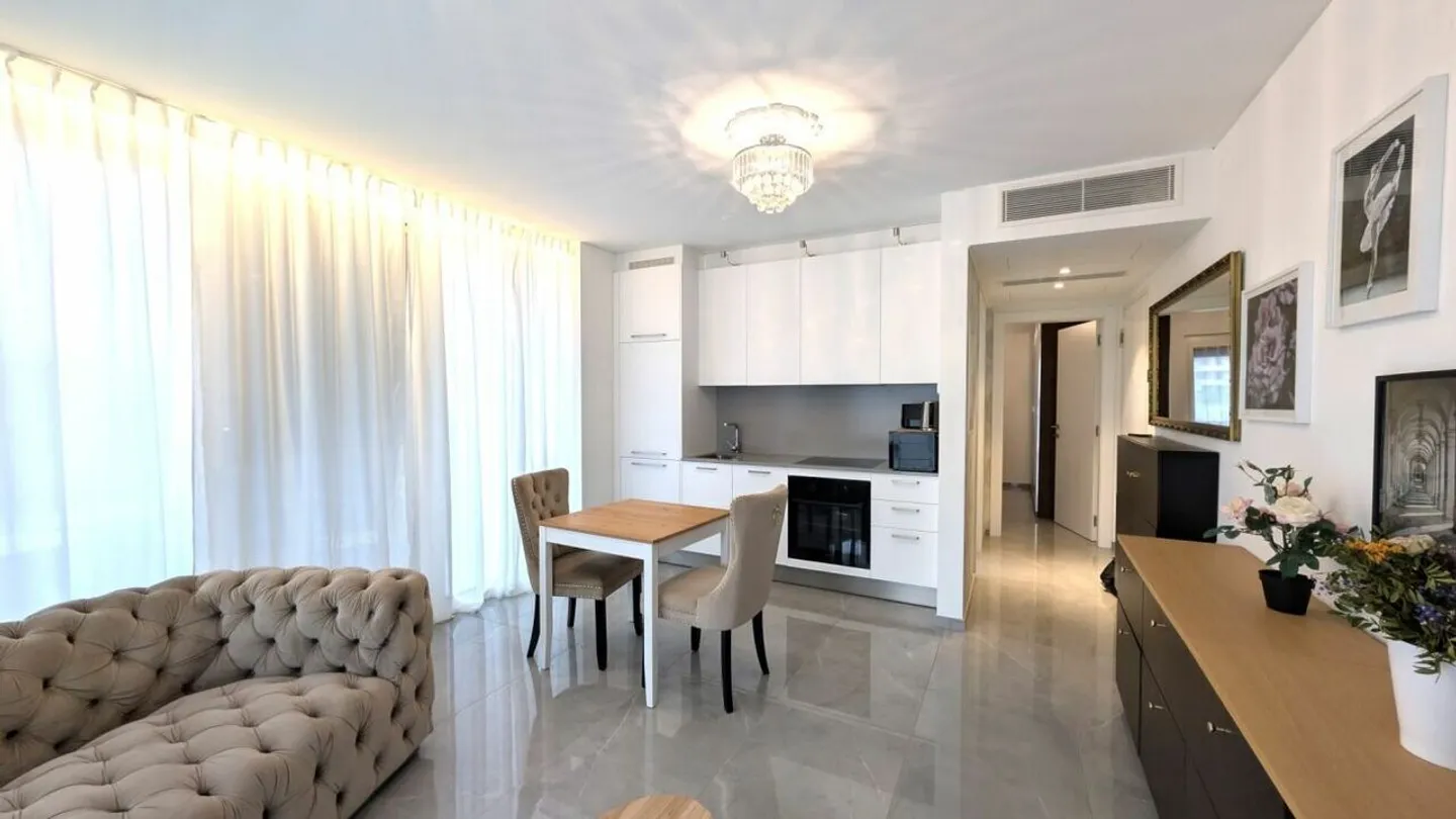 Elegante 2.5 locali arredato in palazzina moderna - Foto 2 di 6