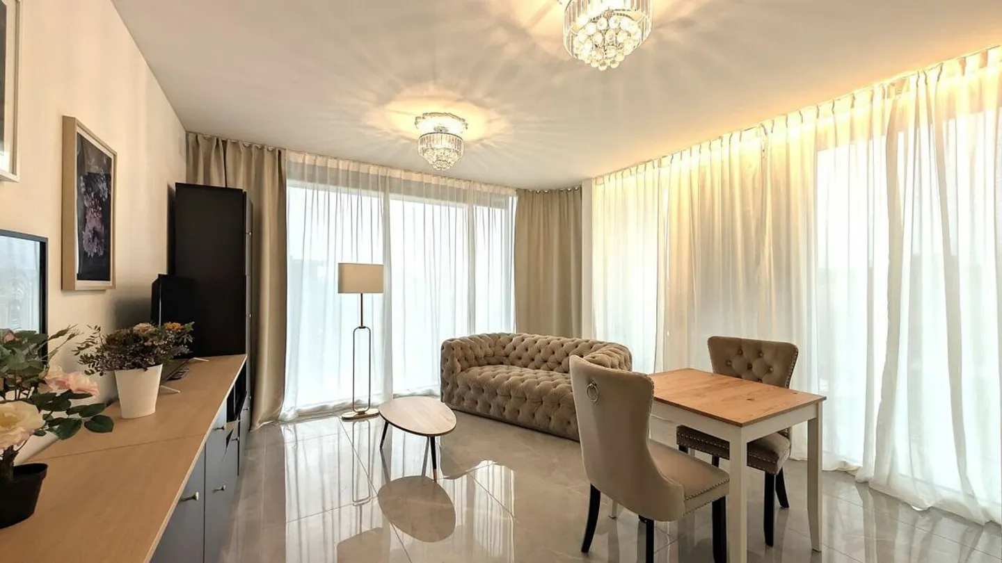 Elegante 2.5 locali arredato in palazzina moderna - Foto 3 di 6