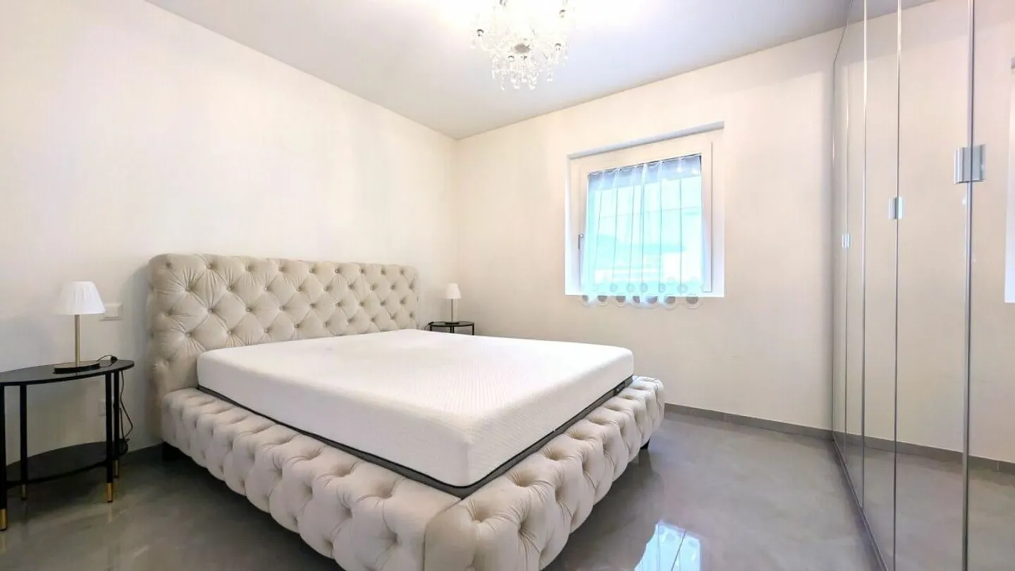 Elegante 2.5 locali arredato in palazzina moderna - Foto 5 di 6