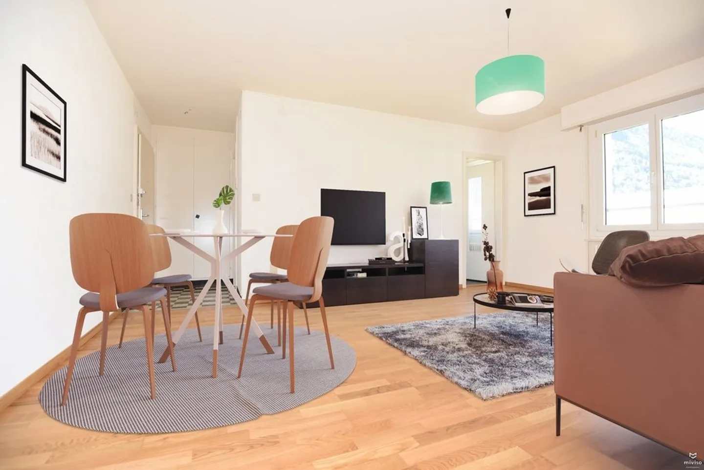 Vue directe sur les montagnes, près du centre-ville - Photo 1 sur 5