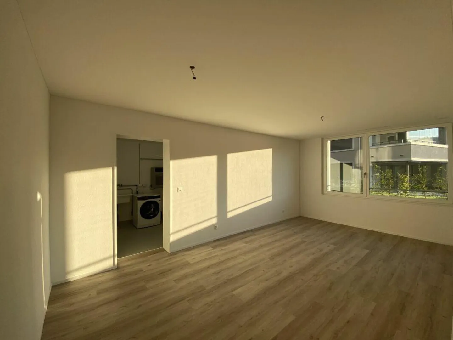 Modern terrace apartment with green space in the development "Neualtwil" - Looking for a new tenant - Photo 5 of 13