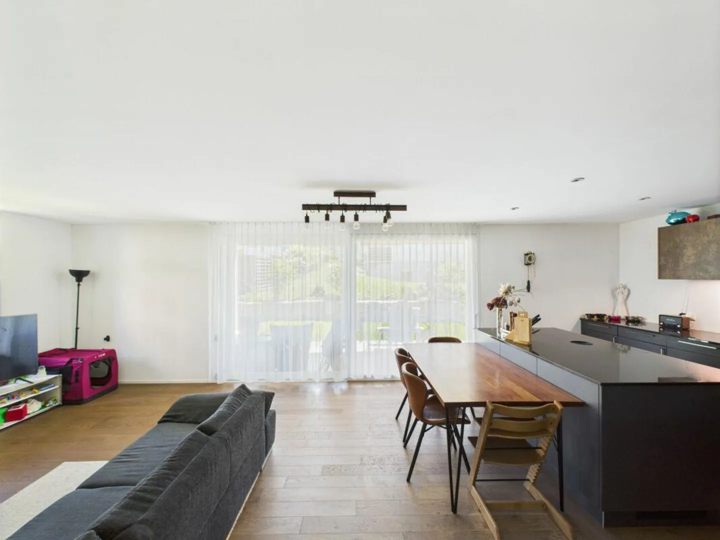 Modern 3.5-room apartment with garden idyll and en-suite bathroom - Photo 7 of 14