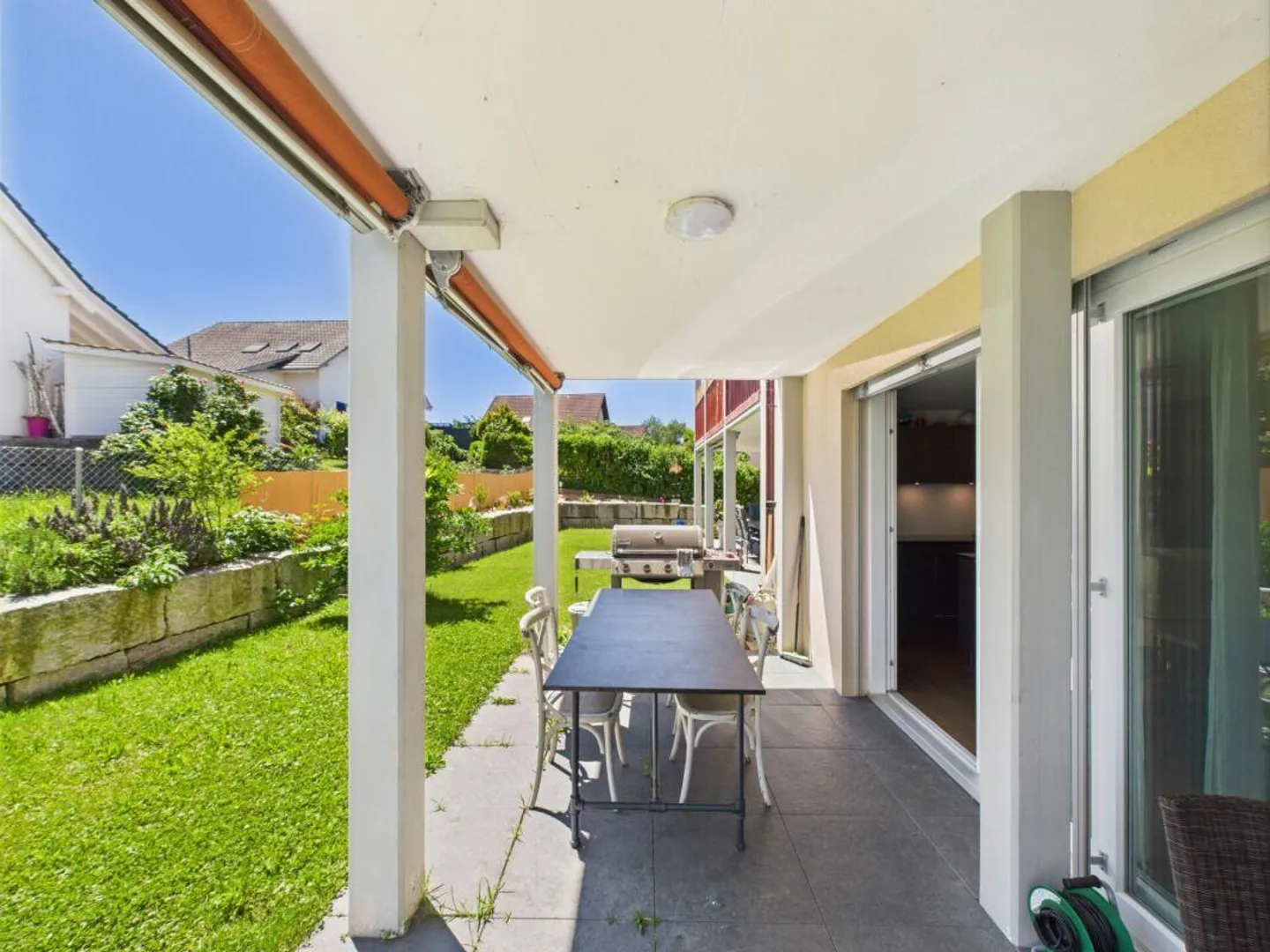 Modern 3.5-room apartment with garden idyll and en-suite bathroom - Photo 2 of 14