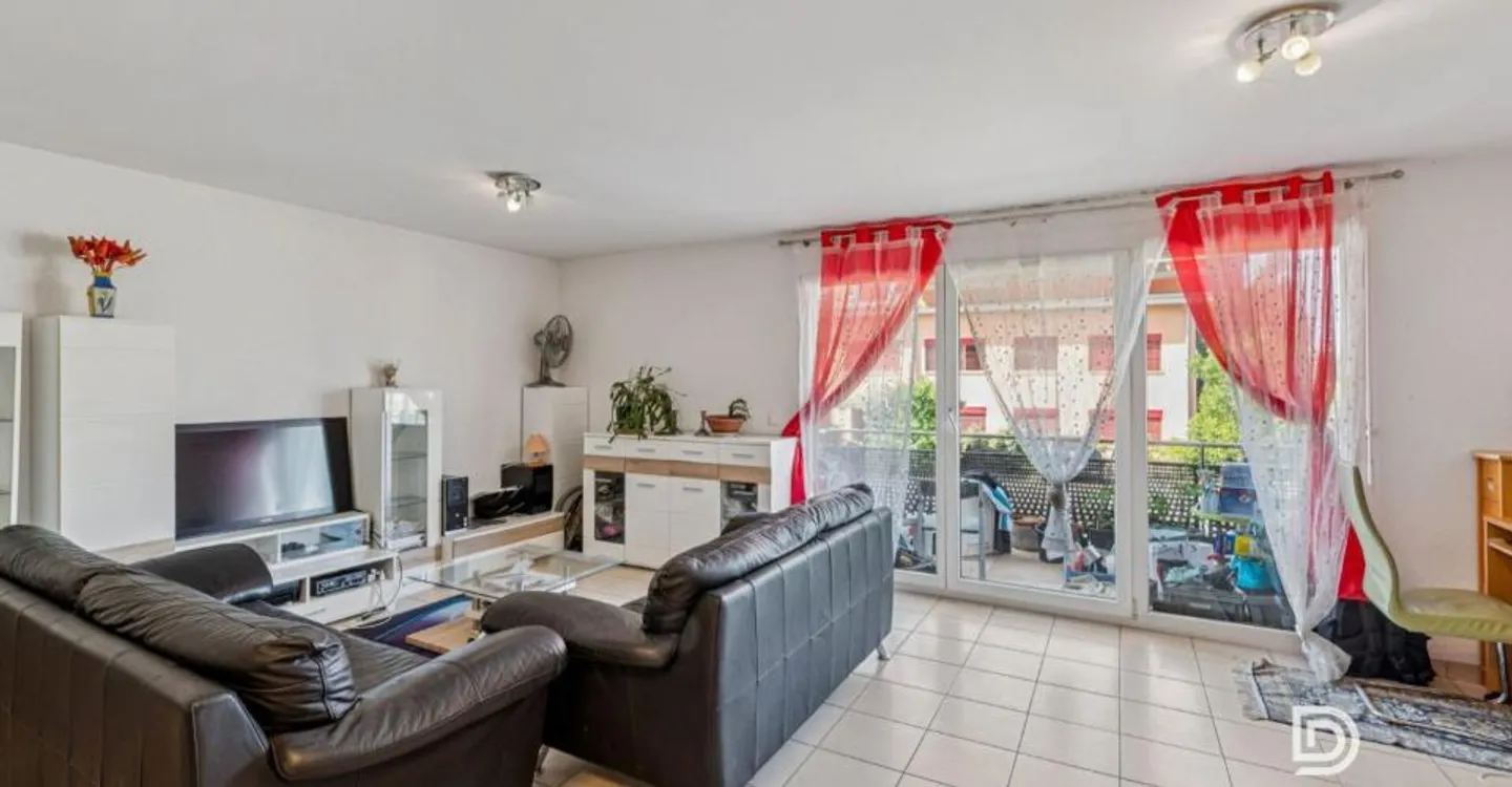 Charming apartment, close to all amenities - Photo 2 of 10