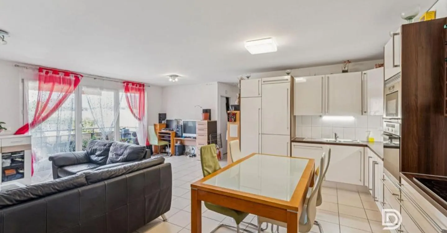 Charming apartment, close to all amenities - Photo 3 of 10