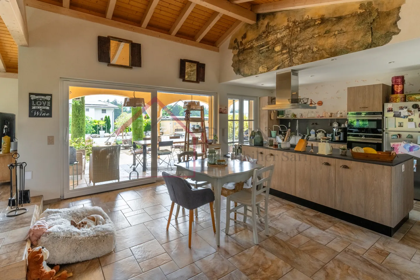 SUPERBA VILLA DI 5,5 LOCALI CON PISCINA A GLETTERENS - Foto 6 di 14