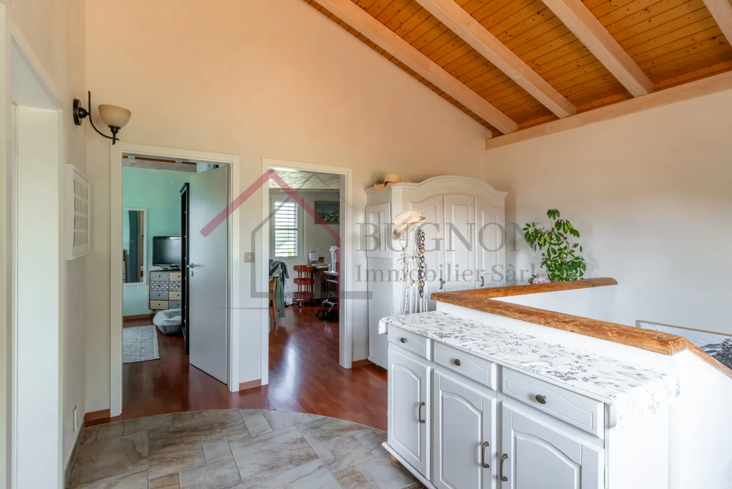SUPERBA VILLA DI 5,5 LOCALI CON PISCINA A GLETTERENS - Foto 11 di 14