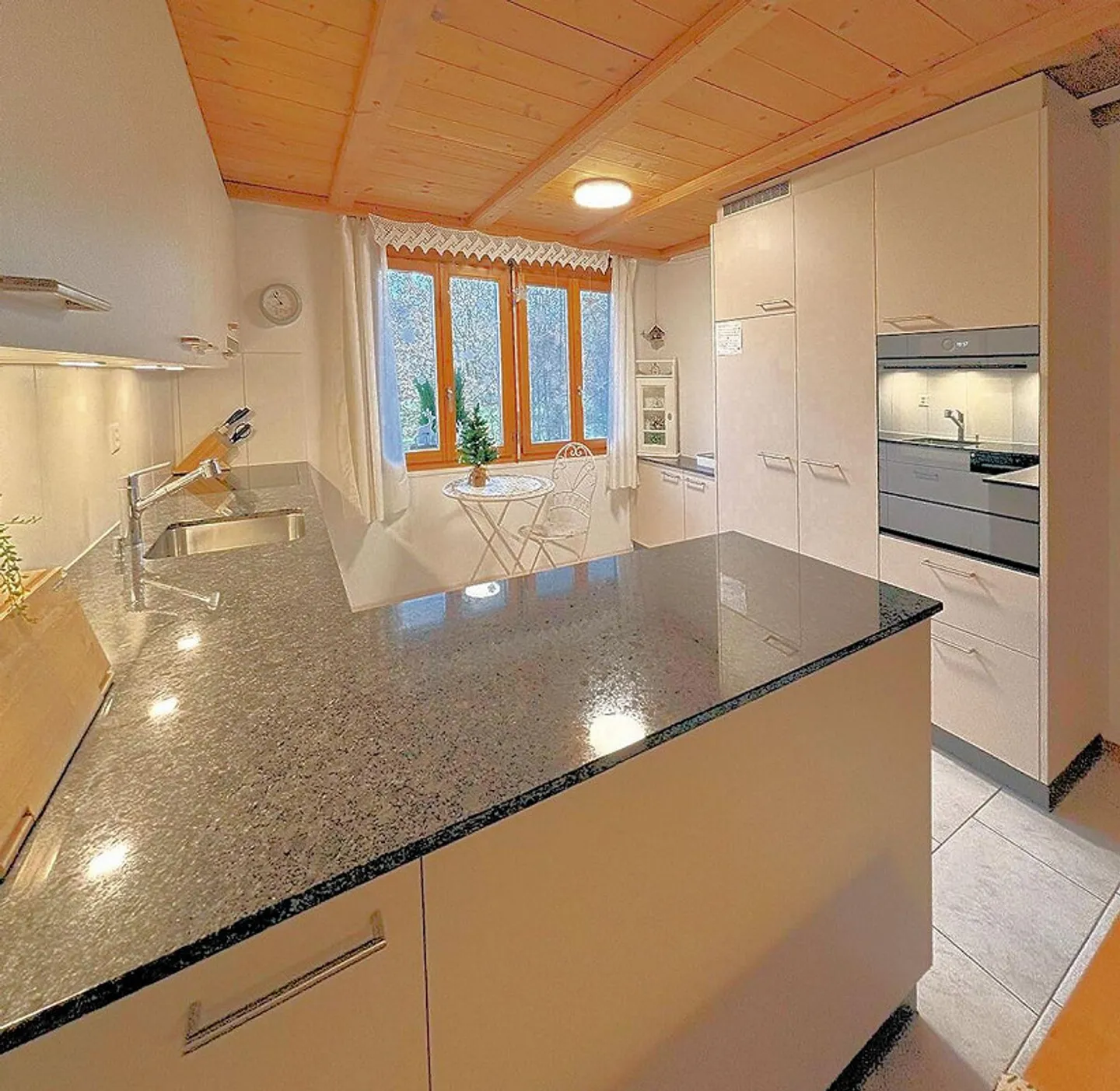 Spacious living in Wichtrach! - Photo 2 of 6