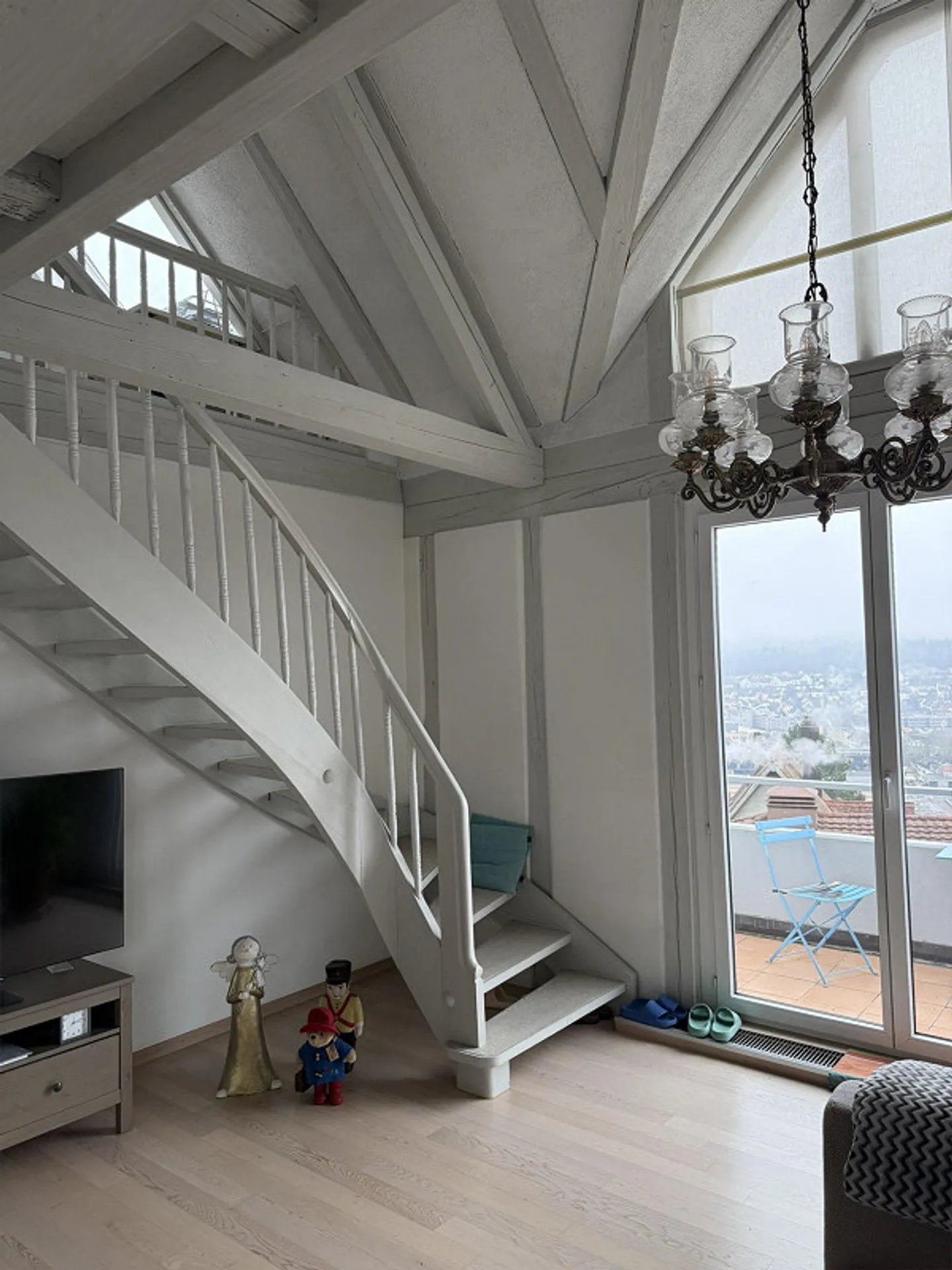 Superbe appartement en duplex de 5 pièces avec vue sur la ville de Winterthur - Photo 9 sur 10