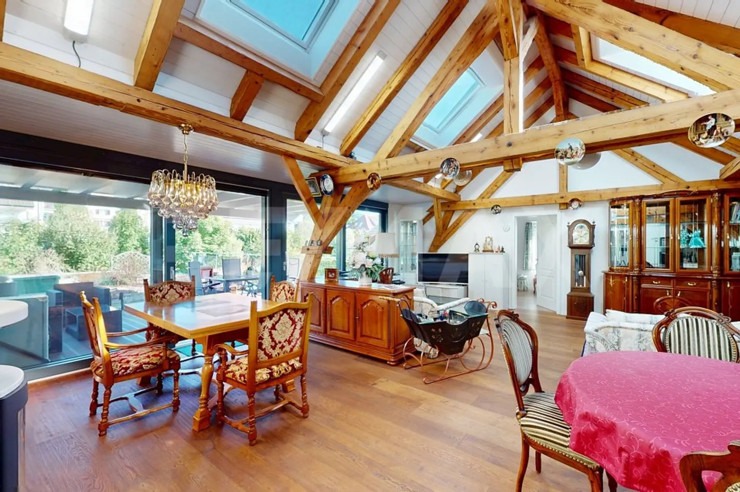 Progetto di ristrutturazione MFH 3 - 4 appartamenti al piano terra o studio, ufficio, commerciale; al piano superiore: TOP appartamento mansardato 3.5 stanze - Foto 1 di 13