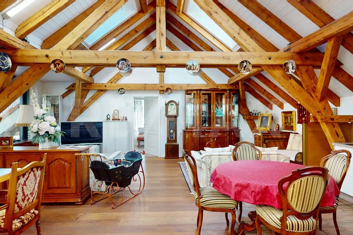 Progetto di ristrutturazione MFH 3 - 4 appartamenti al piano terra o studio, ufficio, commerciale; al piano superiore: TOP appartamento mansardato 3.5 stanze - Foto 6 di 13