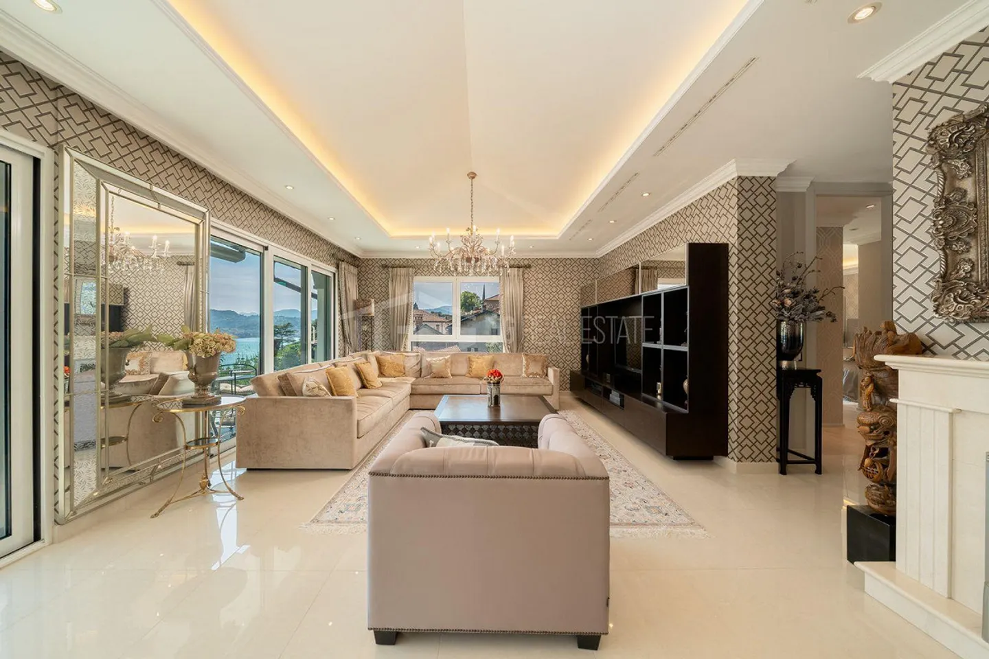 ELEGANTE ATTICO DI LUSSO CON PANORAMICA VISTA LAGO - Foto 4 di 17