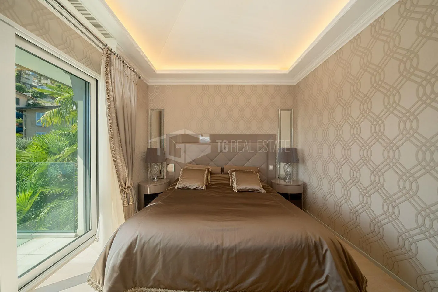 ELEGANTE ATTICO DI LUSSO CON PANORAMICA VISTA LAGO - Foto 7 di 17
