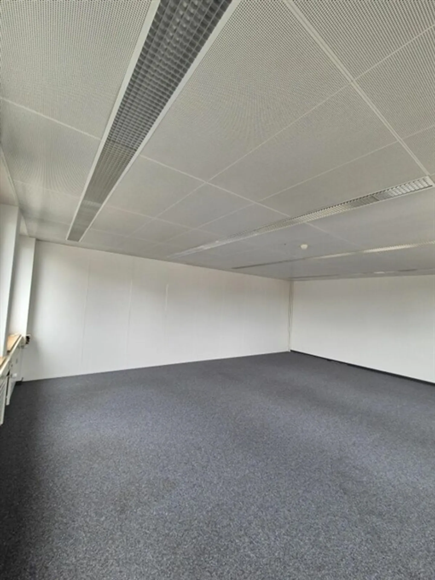 Ufficio spazioso nell'area Buss di Pratteln - 56 m² al piano terra dell'edificio amministrativo Ovest - Foto 6 di 6