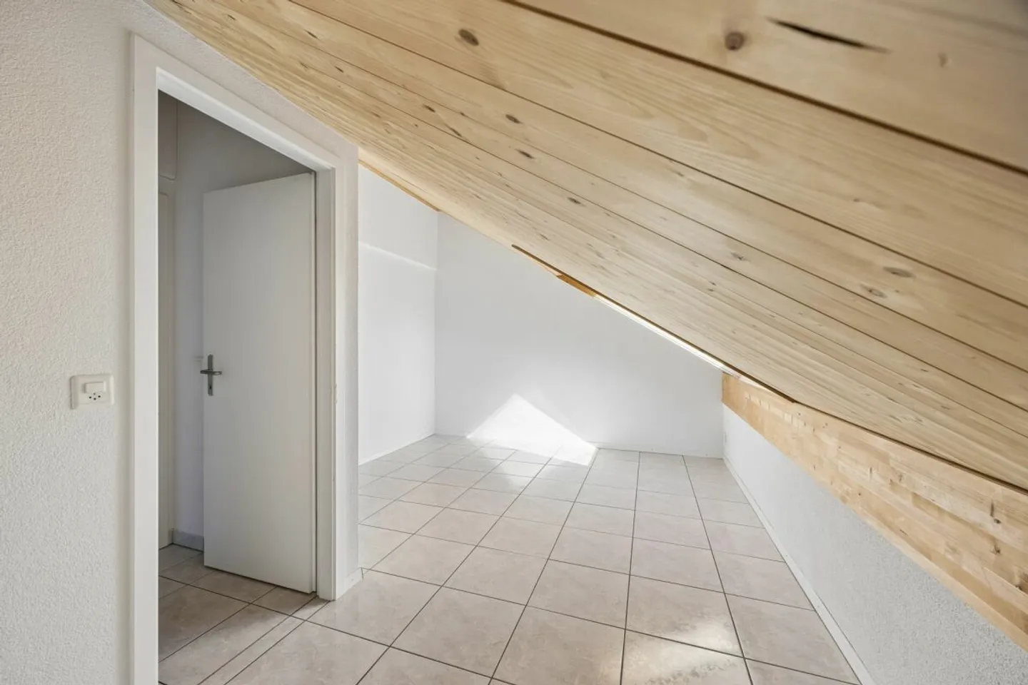 Semi-Detached House in Neuenhof - Family-Friendly, Practical and Central - Photo 12 of 21