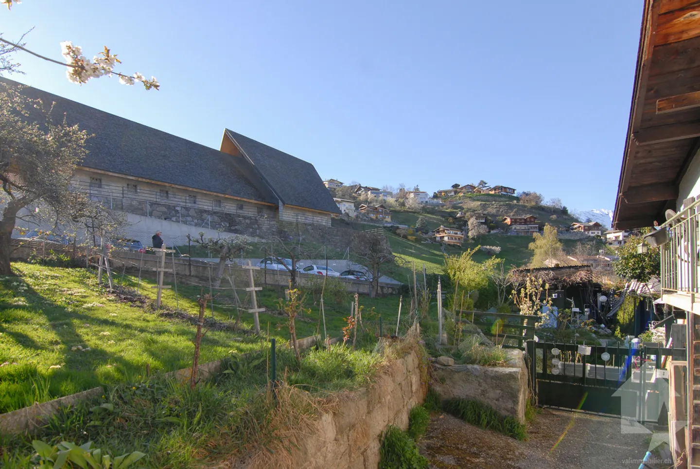 Two and a half room apartment in the center of the village of Vex - Photo 1 of 8