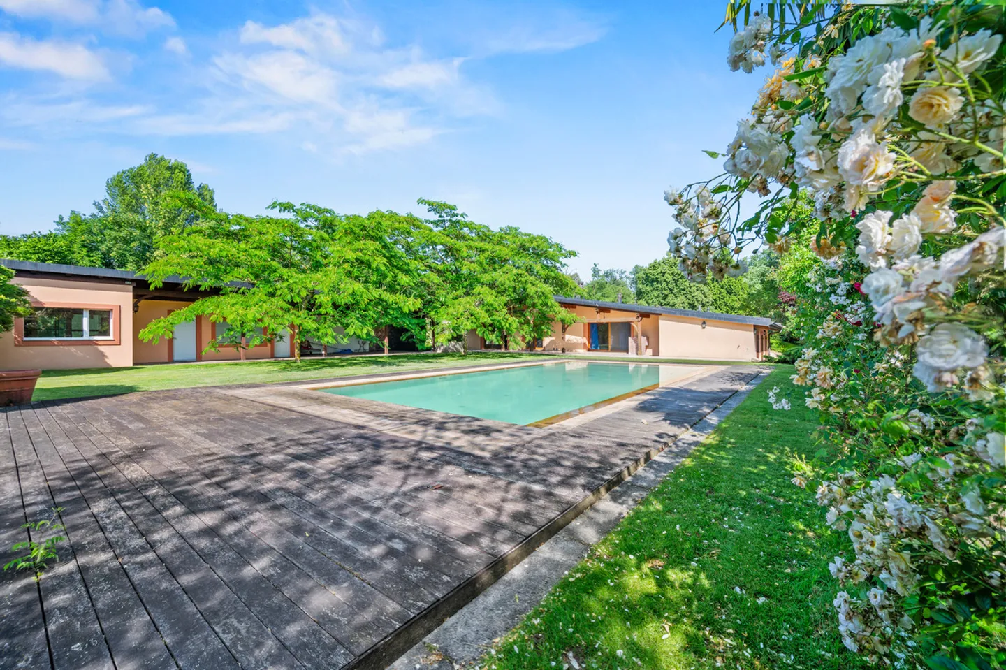 Exceptional property of 2 hectares, pond, river, near Lausanne - Photo 8 of 16