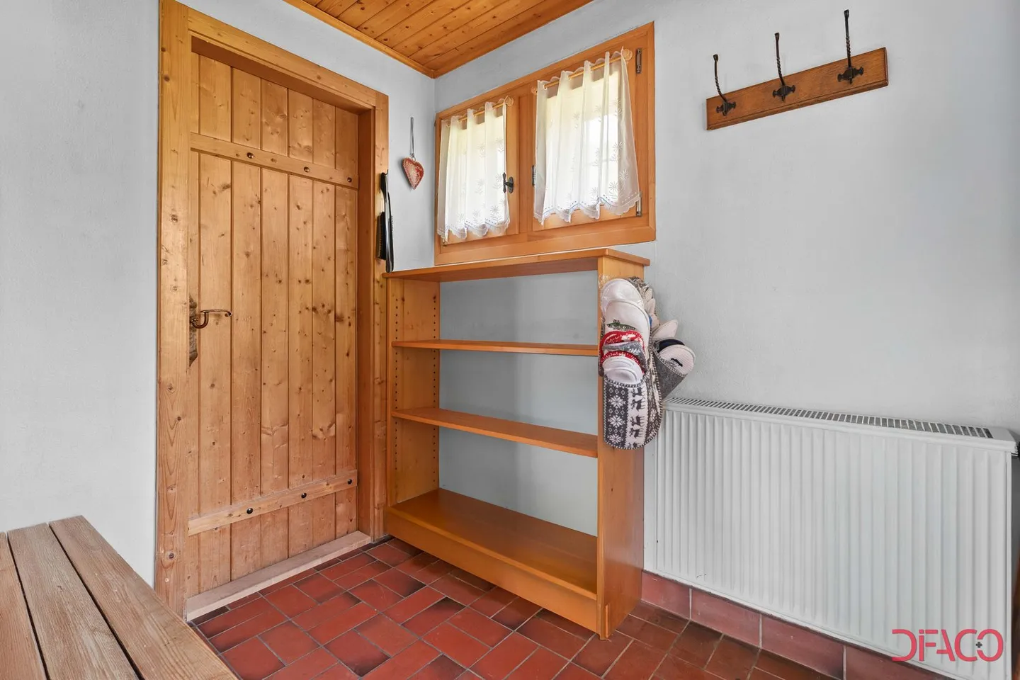 Weekly Rental - CHALET Les Bartavelles - Photo 2 of 17