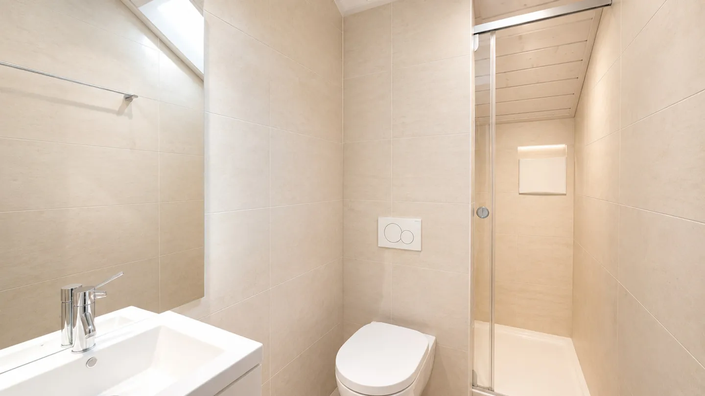 6-Zimmer-Wohnung - Foto 8 von 8