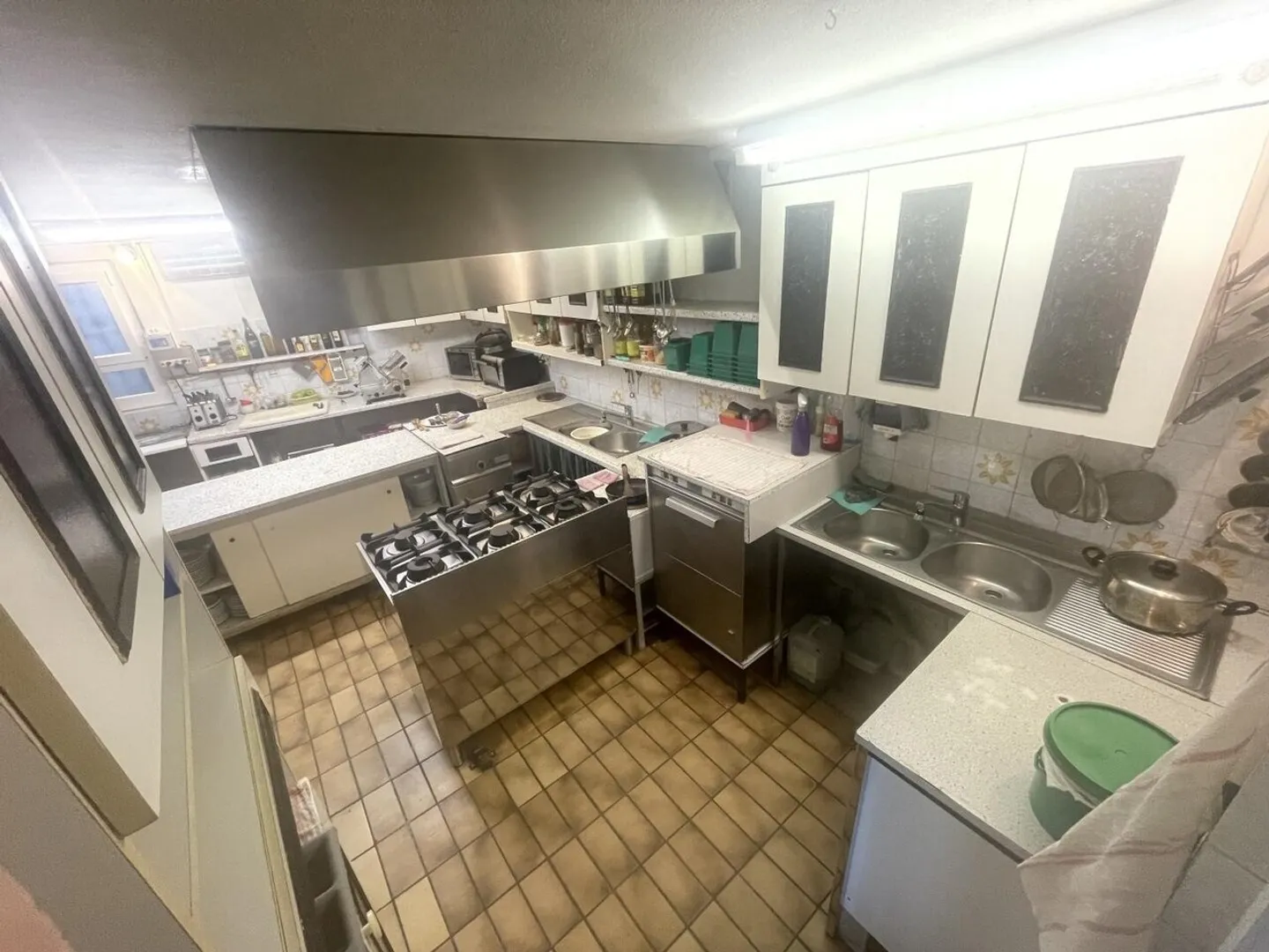 Grotto restaurant with summer terraces and renovated 5-room Rustico - Photo 6 of 13