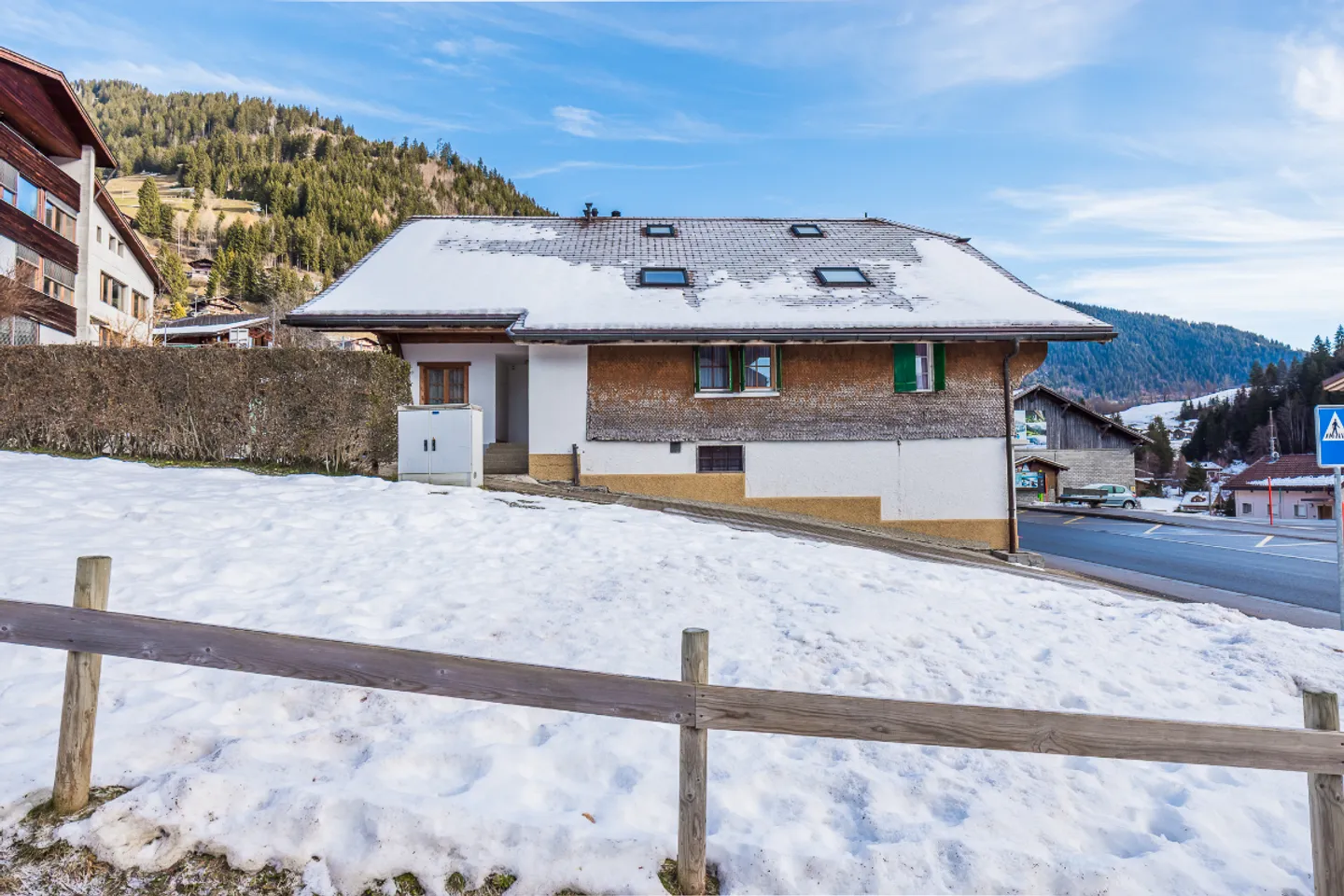 Occasion rare : bâtiment à usage mixte à Jaun - Photo 4 sur 12