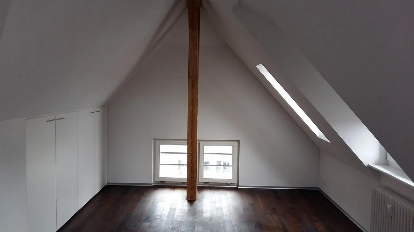 Appartamento mansardato di 3,5 stanze con charme - Foto 5 di 7