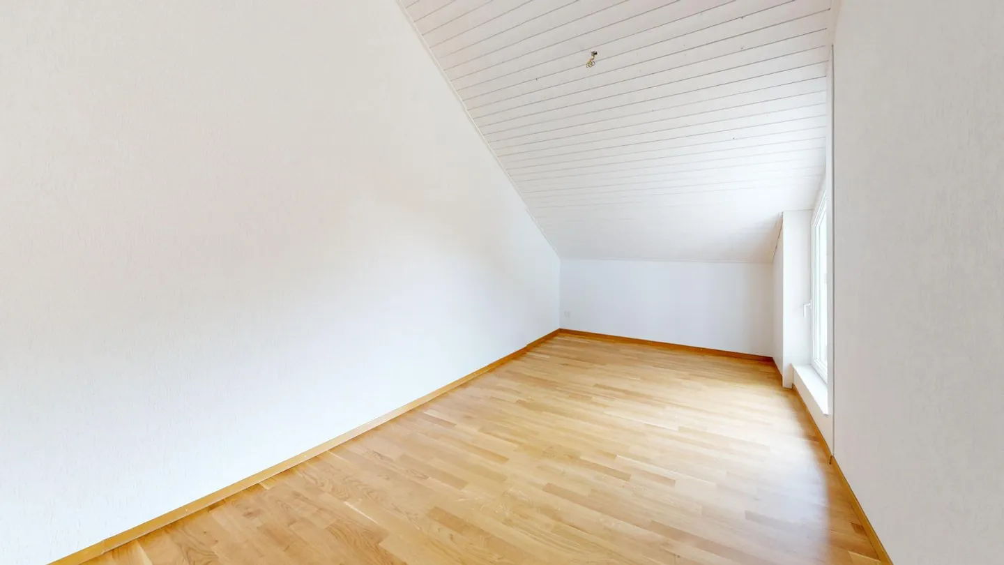 Vivre dans le vert, à 5 minutes de la ville - Appartement partiellement rénové - Photo 5 sur 13
