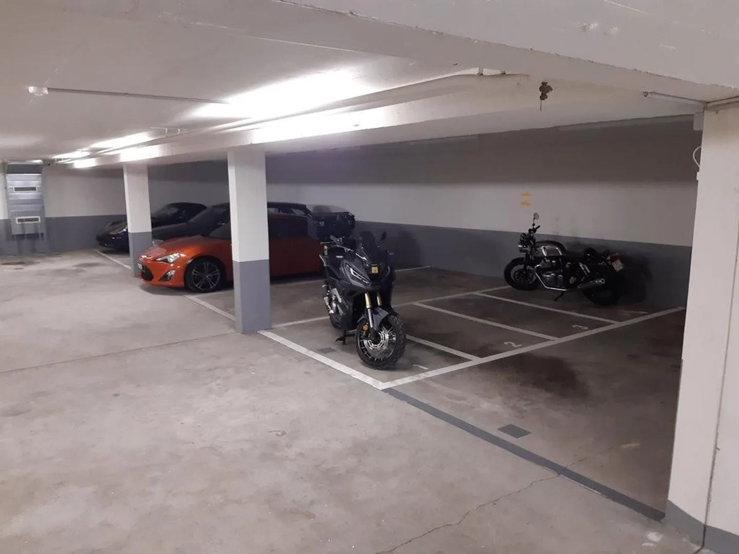 Motorcycle parking spaces in a central location in Kleinbasel for rent - Photo 2 of 2