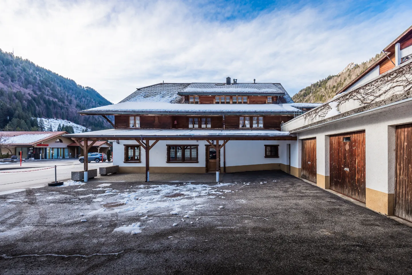 Occasion rare : bâtiment à usage mixte à Jaun - Photo 5 sur 12