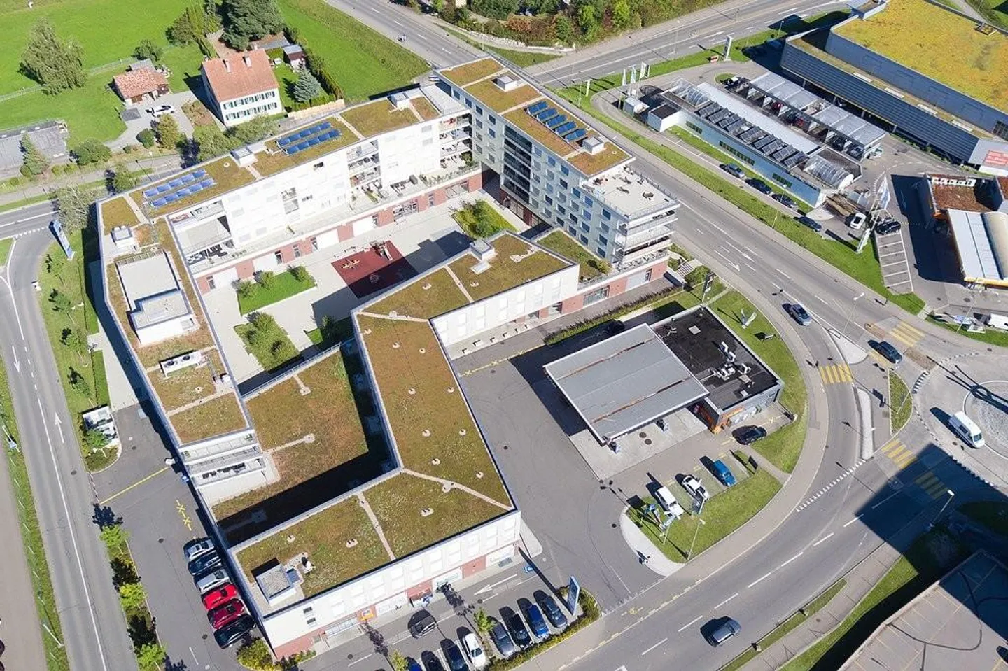 Moderne, lumineuse, centrale - que demander de plus ? - Photo 1 sur 8