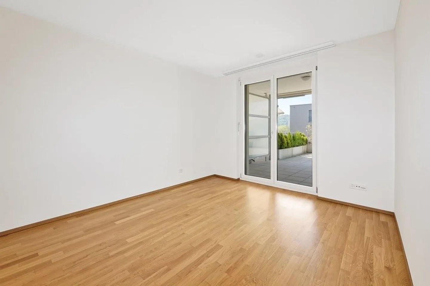 Moderne, lumineuse, centrale - que demander de plus ? - Photo 3 sur 8