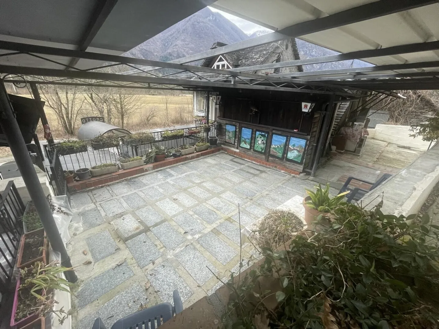 Grotto restaurant with summer terraces and renovated 5-room Rustico - Photo 12 of 13