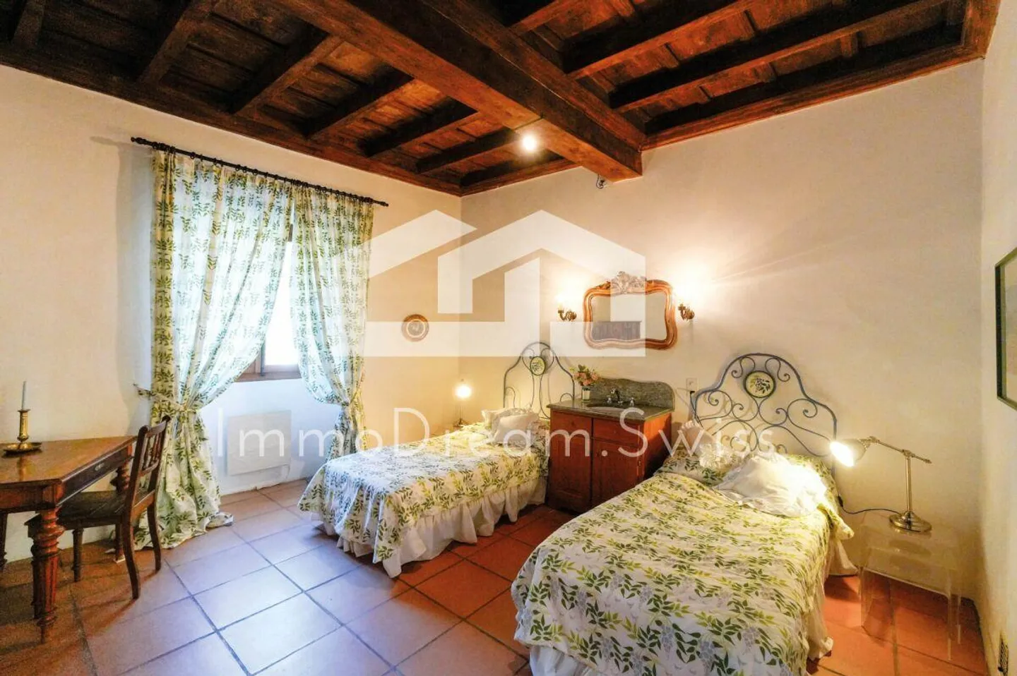 Casa patrizia del 1680 con cortile romantico, con permesso di seconda residenza - Foto 9 di 13