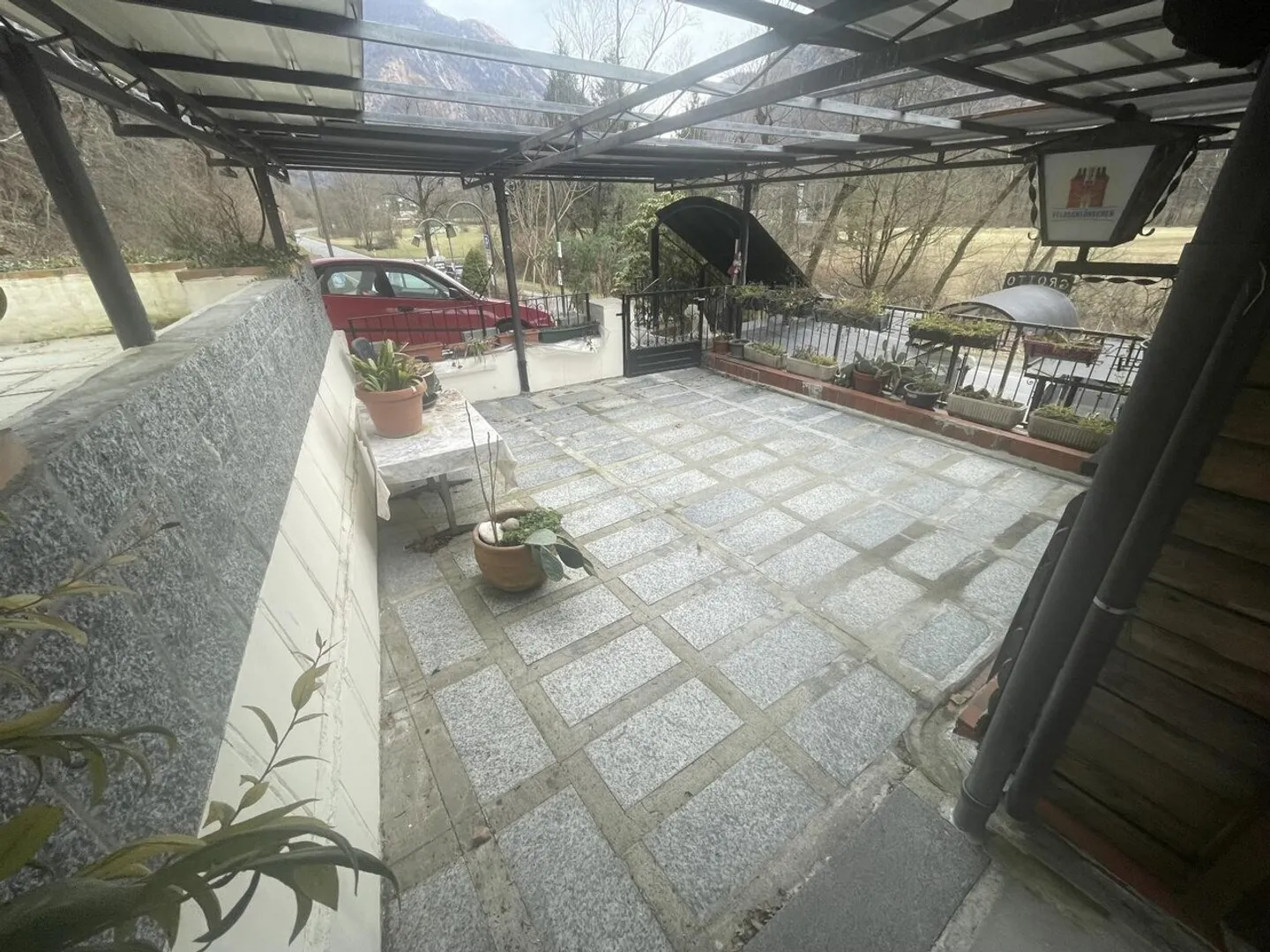 Grotto restaurant with summer terraces and renovated 5-room Rustico - Photo 13 of 13