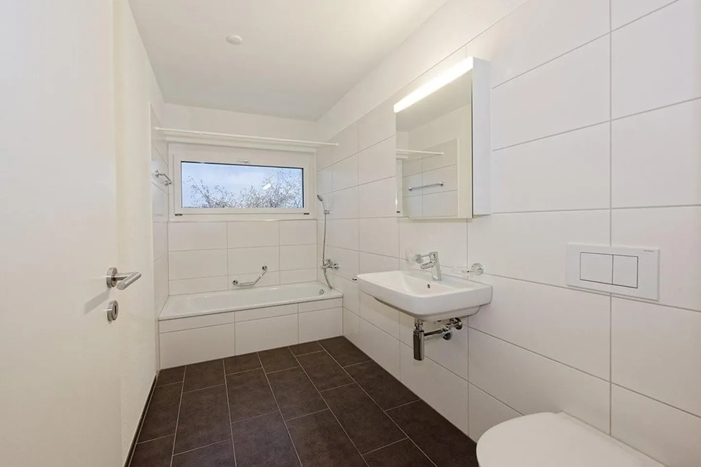 Moderne, lumineuse, centrale - que demander de plus ? - Photo 6 sur 8
