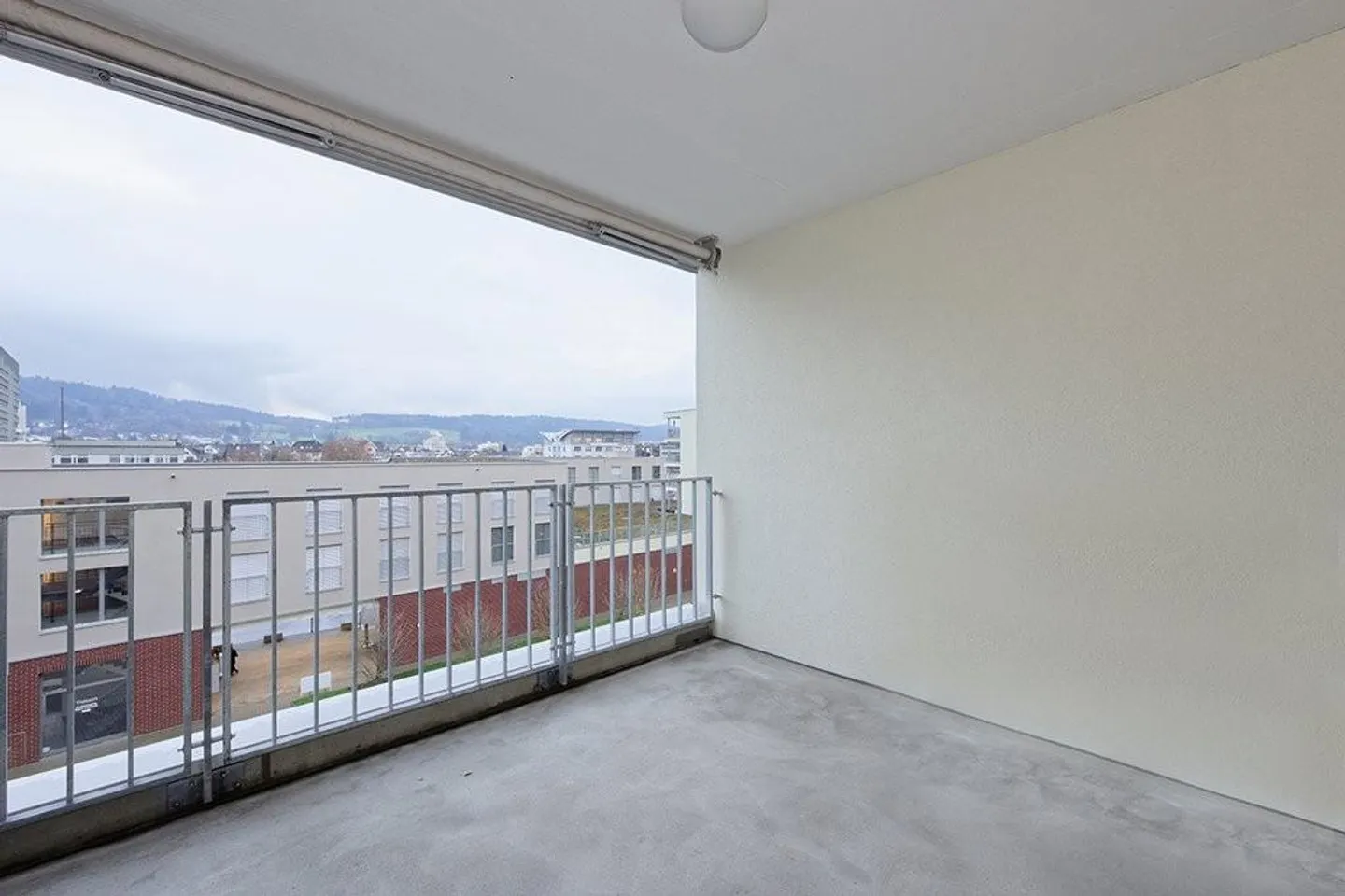 Moderne, lumineuse, centrale - que demander de plus ? - Photo 7 sur 8