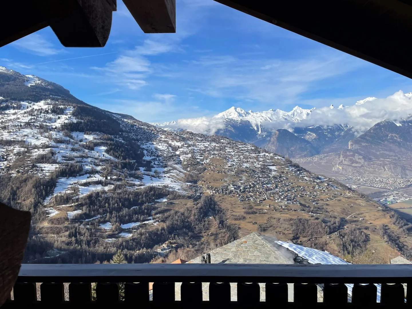 Stunning Duplex Apartment with Views - Photo 19 of 24