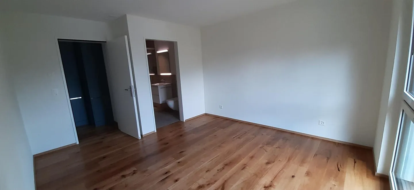 schöne, helle 3.5 Zimmer-Wohnung mit hohem Standard zu vermieten - Foto 2 di 6