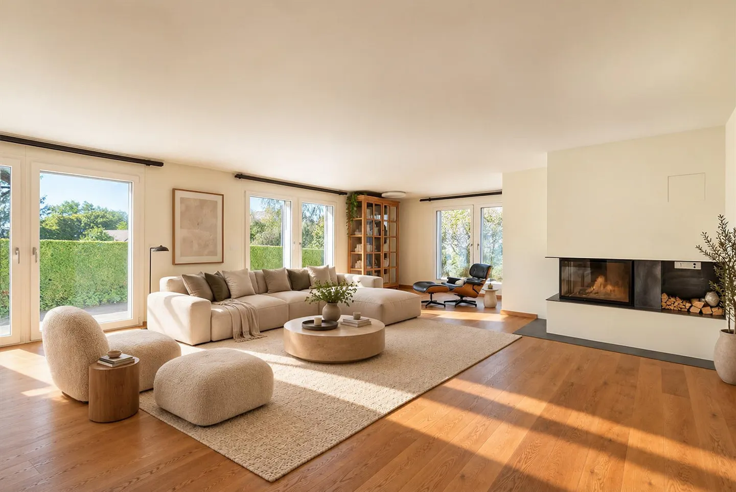 Exclusive two-family house in the village center of Zumikon. - Photo 2 of 4