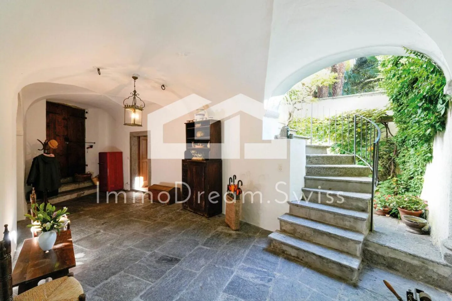 Casa patrizia del 1680 con cortile romantico, con permesso di seconda residenza - Foto 12 di 13