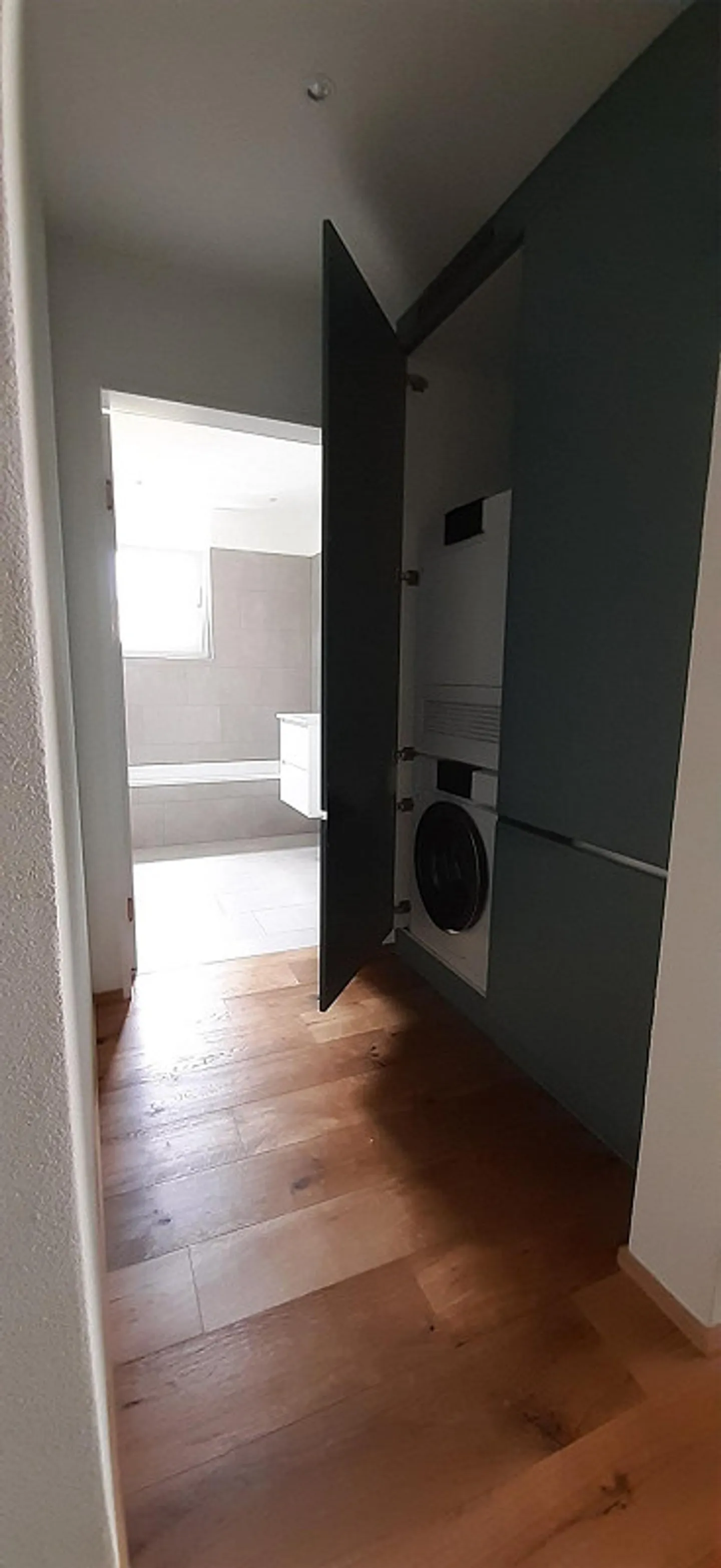 schöne, helle 3.5 Zimmer-Wohnung mit hohem Standard zu vermieten - Foto 3 di 6