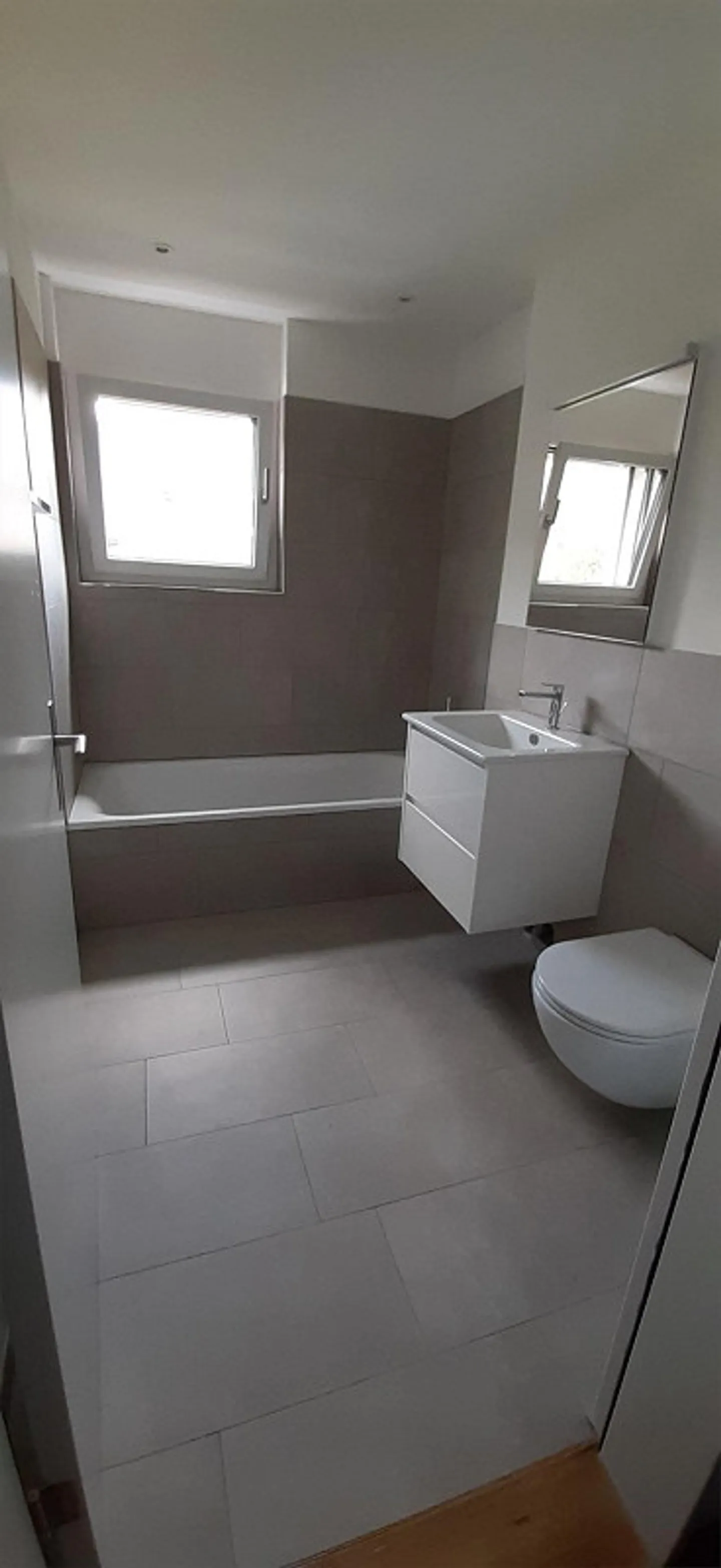 schöne, helle 3.5 Zimmer-Wohnung mit hohem Standard zu vermieten - Foto 4 di 6