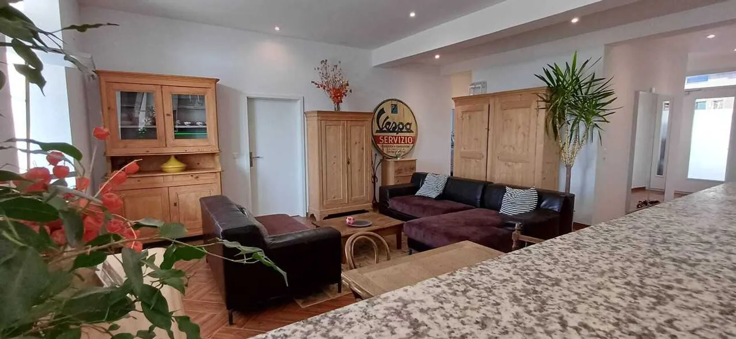 Modern 4.5-room apartment in renovated building for sale - Photo 9 of 13