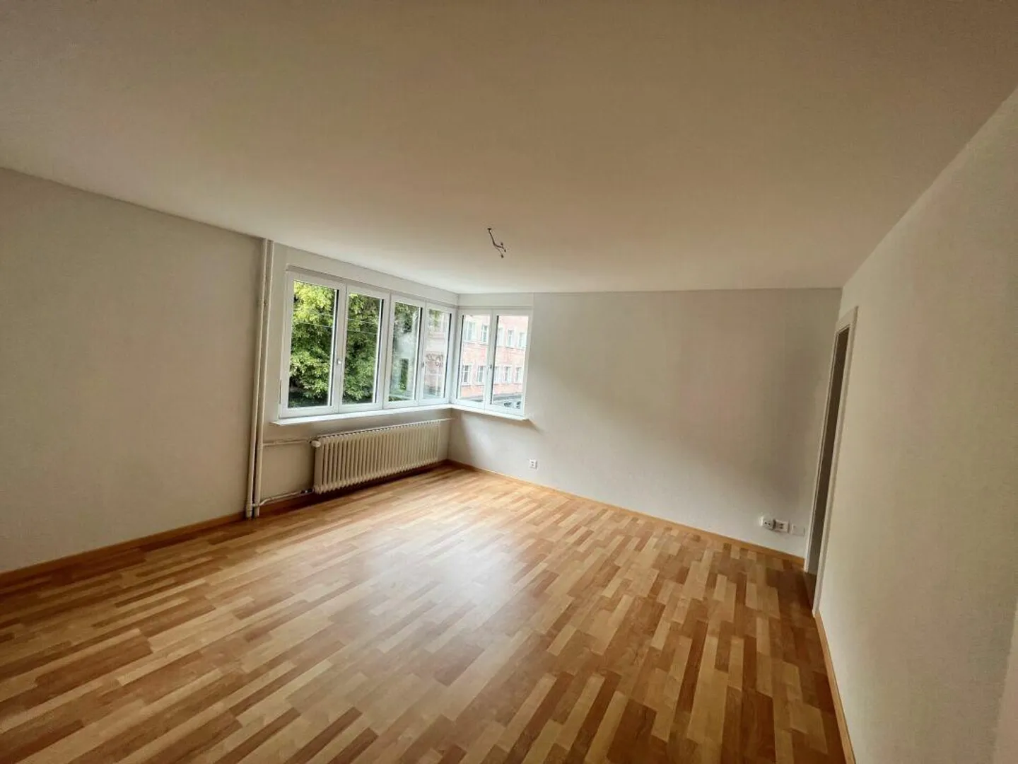 Appartement fraîchement rénové au centre de la ville de Saint-Gall - Photo 4 sur 8