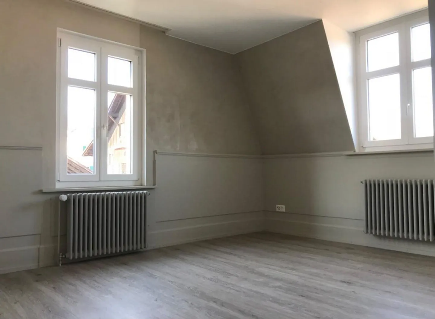 Appartement de toit exceptionnel de 2,5 pièces à louer dans le quartier de Breite. - Photo 3 sur 8
