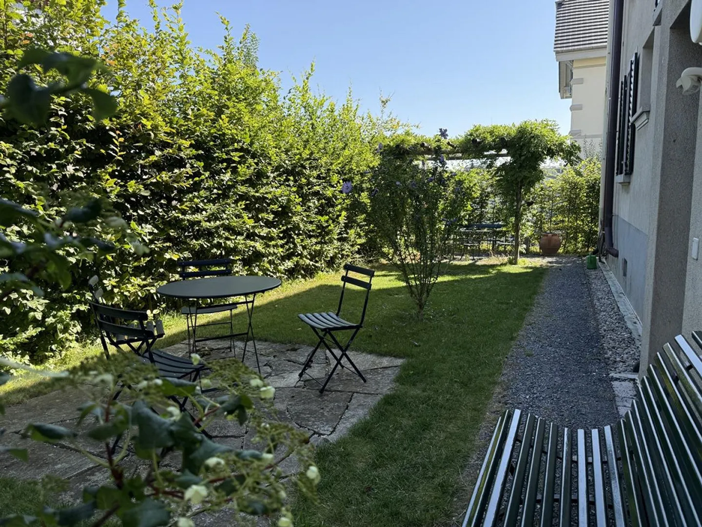 Appartement de toit exceptionnel de 2,5 pièces à louer dans le quartier de Breite. - Photo 6 sur 8