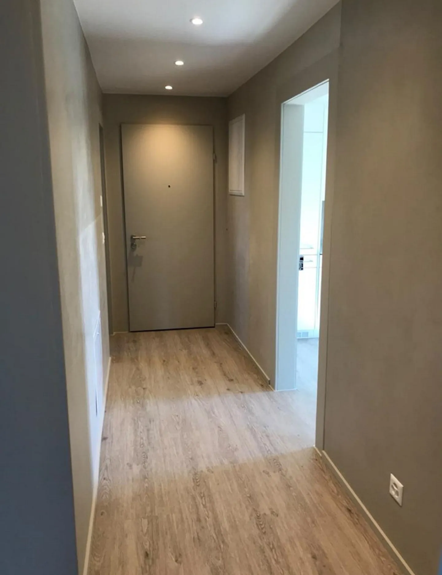 Appartement de toit exceptionnel de 2,5 pièces à louer dans le quartier de Breite. - Photo 7 sur 8